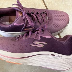 Skechers Air-Cooled Goga Mat™ insole and ULTRA GO® running shoe. Only worn once.